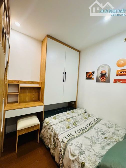 Căn hộ tập thể ở phố Bạch Mai, Minh Khai 2 ngủ giá 2,28 tỷ - 2