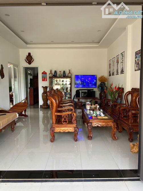 Bán căn góc 2 mặt tiền đường Nguyễn Tri Phương - DT:7,5x16,6m - Đông Bắc - giá:6,8 tỷ - 2