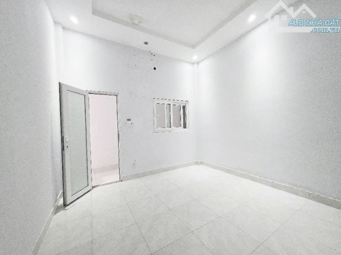 Bán Nhà Tân Phú - 53m2 - Nở Hậu - Shr - Chỉ 5.5 Tỷ TL - 2
