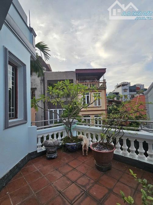 CẦN BÁN NHÀ KHƯƠNG ĐÌNH. 20M RA HỒ ĐIỀU HÒA. GẦN TRƯỜNG HỌC VÀ CHỢ 37M* 5 TẦNG - 2