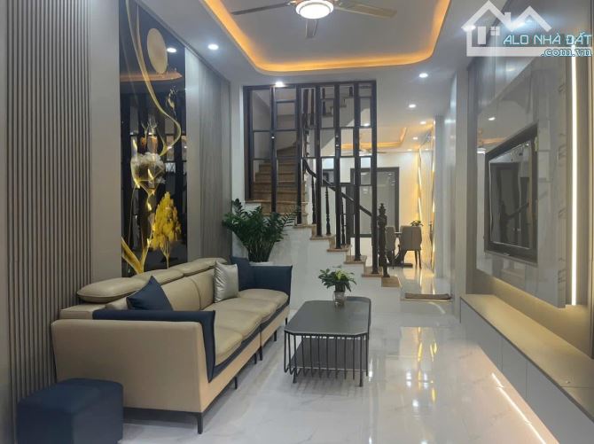 Giáp Nhị - Hoàng Mai 45/48 x 4 tầng, mặt tiền 3.5m, giá 10.68 tỷ thương lượng - 2