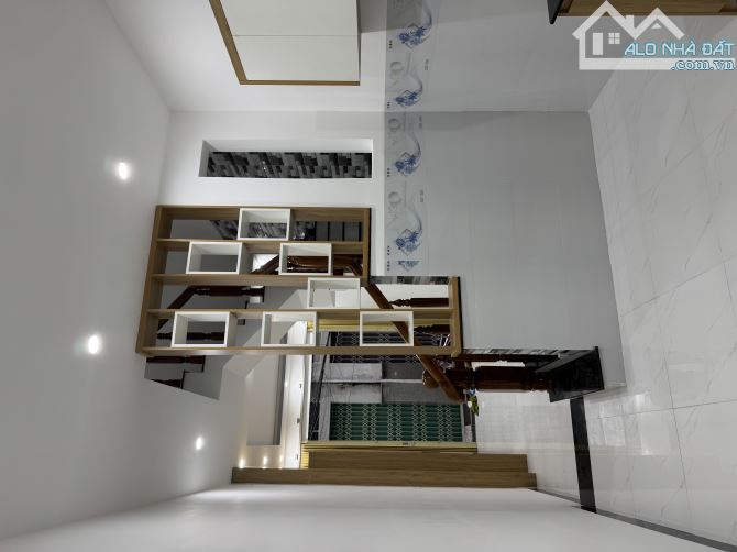 CHUYỂN NHƯỢNG NHÀ 2 TẦNG MỚI 44,4m2, HẺM CẠN SAU CĂN MẶT TIỀN NGUYỄN THÁI HỌC, QUI NHƠN. - 2