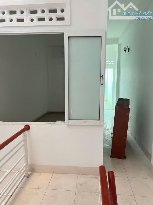 Bán nhà 3 tầng mặt tiền đường Mê linh - Gần đường Nguyễn Thị Minh Khai - 2