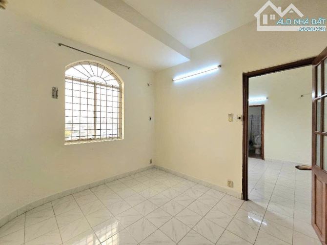 BÁN CĂN GÓC CHUNG CƯ 675 NGUYỄN KIỆM PHÚ NHUẬN - GIÁ 2TY700 - 2