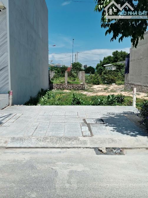 CHỦ GỬI BÁN LÔ ĐẤT ĐƯỜNG NHỰA VỈA HÈ - TĐC PHƯỚC HẢI XUNG QUANH TOÀN NHÀ LẦU ĐẸP - 2