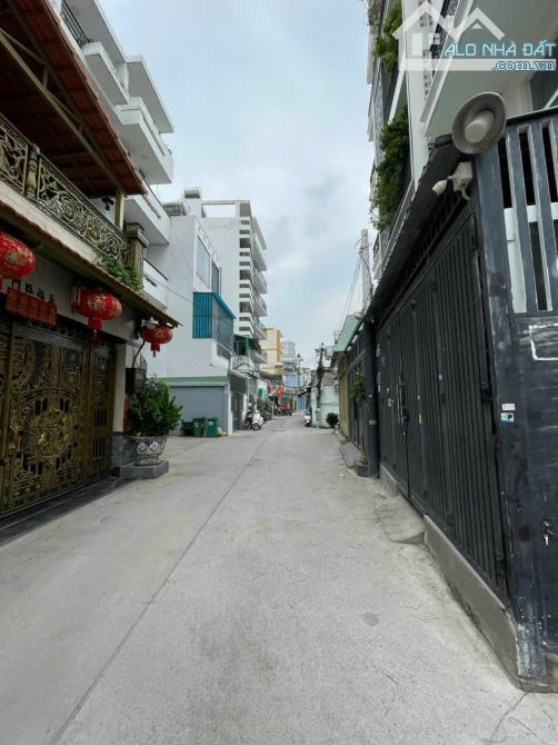 Bán nhà nát HXH Chu Văn An,  P BÌNH THẠNH:  10mx55m, CN: 551m2 tiện xây CHDV - Giá 43 tỷ - 2