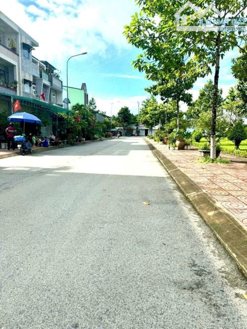 E cần chuyển nhượng lại khu đất như hình quý khách hàng có nhu cầu liên hệ e thành - 2
