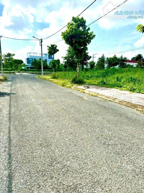 E cần chuyển nhượng lại khu đất như hình quý khách hàng có nhu cầu liên hệ e thành - 2