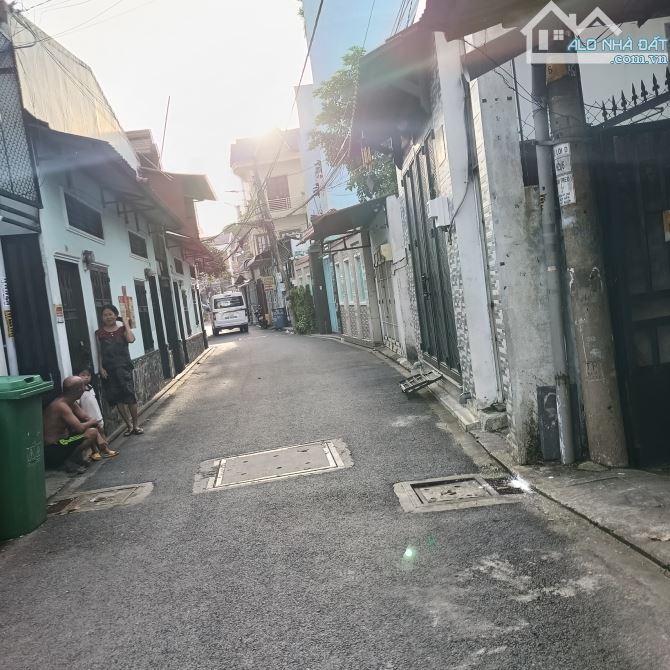 MẶT TIỀN ĐƯỜNG SONG HÀNH (TƯƠNG LAI), Hiện là ở Trương Thị Ngào, Trung Mỹ Tây Q12 - 2