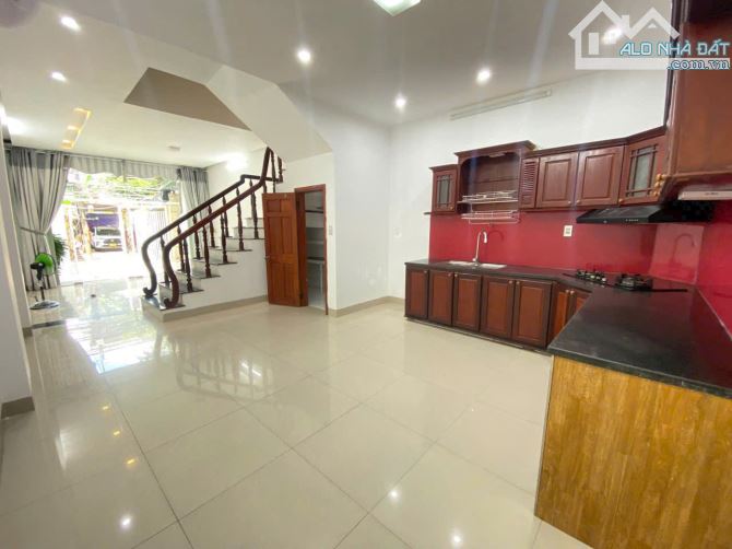 BÁN NHÀ MẶT TIỀN 3 TẦNG ĐÚC LÊN SỐ NHÀ 23 HOÀ MINH 16 - 2