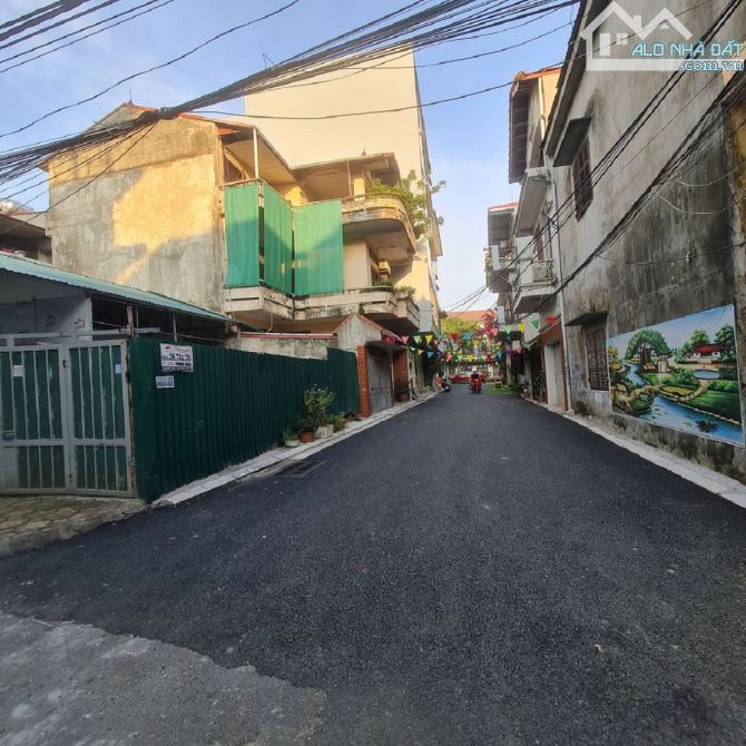 Đất xã Gia Lâm, Hà Nội. 65m2 7 chỗ thông giá đầu tư. Lh - 2