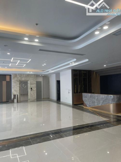 BÁN TOÀ NHÀ MẶT PHỐ LÁNG 242m2x12TẦNG- MT 22m - 260 TỶ - VỈA HÈ 10m - 2 HẦM - SỔ HOÀN CÔNG - 2