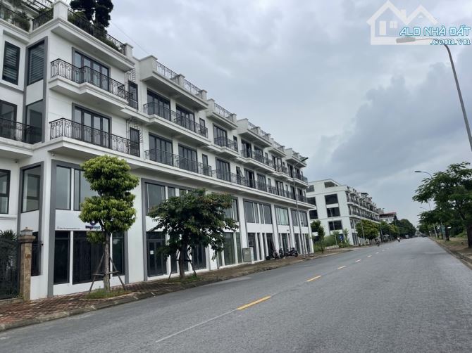 BÁN LK TĐC TRÂU QUỲ-PHỐ MẬU TÀI-VIEW HỒ SEN-2 THOÁNG TRƯỚC SAU- 76m2-MT5m-21 tỷ - 2