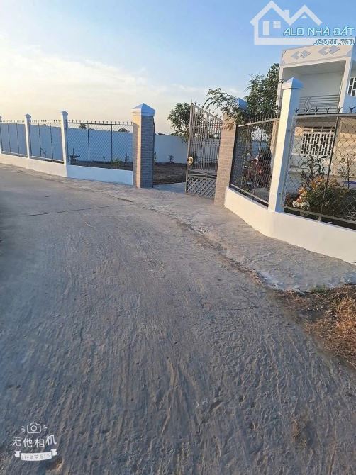 Nhà vườn Lạc Tấn Tân Trụ mới xây kiên cố đường ô tô tải - 2