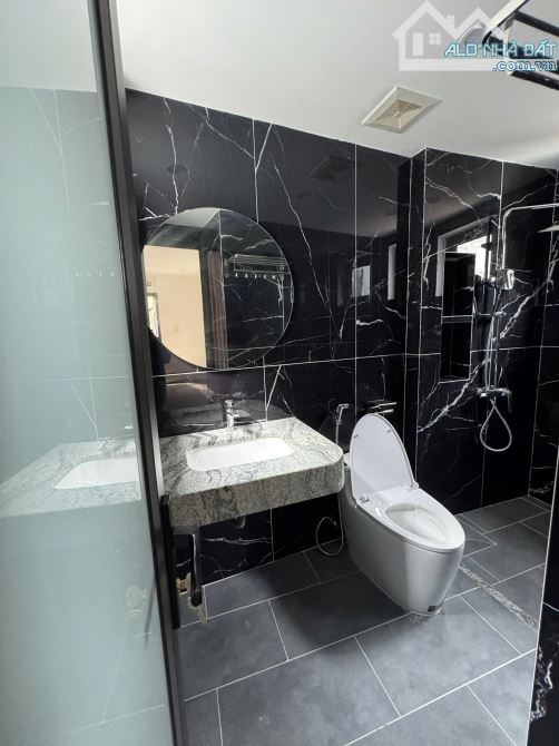 BÁN NHÀ ĐẸP – GIÁ TỐT TẠI THẠCH BÀN, LONG BIÊN,DT: 35M2, GIÁ: 8 TỶ - 2