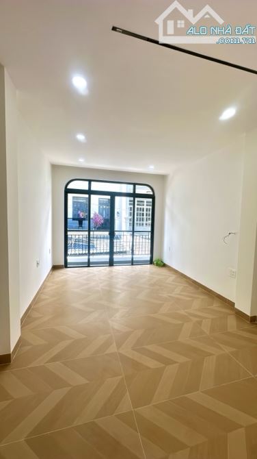 BÁN NHÀ KHU TÊN LỬA -60 M2- 4 TẦNG - XE HƠI VÀO NHÀ - 5,9 TỶ - 2