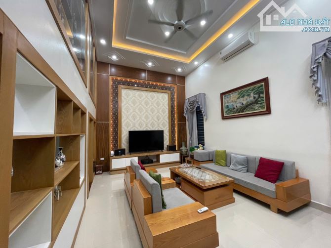 Cần cho thuê căn nhà mặt phố khu Đông Nam Cường, TP HD, 67.5m2, 4 tầng, 4 ngủ, full đồ - 2