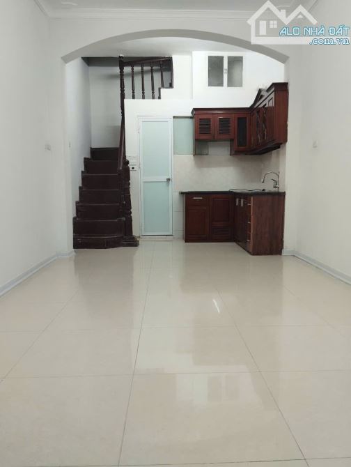 Cho thuê nhà ngõ ô tô Phố Điện Biên Phủ, 4 tầng 35m2, 3 ngủ, 3 vệ sinh  Vp kết hợp ở - 2