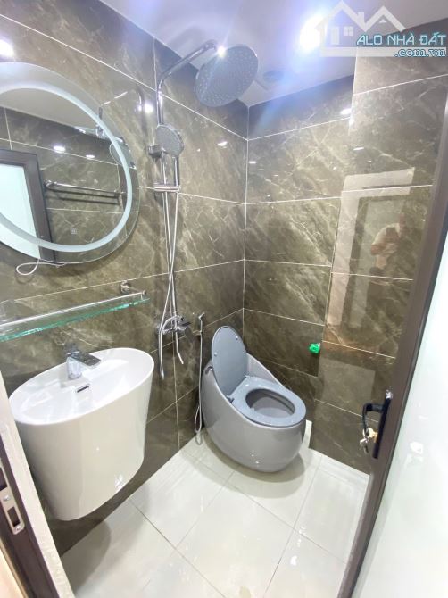 Bán nhà mới 30m2x5 tầng, 4 ngủ, full nội thất ngay ngã tư sở, chỉ 6.58tỷ (CTL) - 2