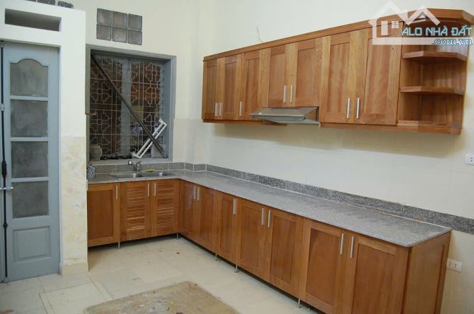 Cho thuê nhà 3 tầng Khu tập thể 28 B phố Điện Biên Phủ,Điện Biên, Ba Đình DT 60m2 x3 tầng - 2