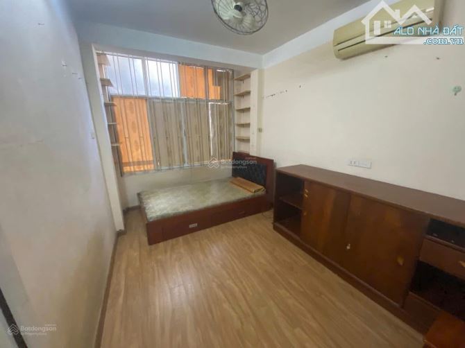 Cho Thuê Nhà Ngõ 22 Hai Bà Trưng, Tràng Tiền, Hoàn Kiếm, Hà Nội. DT 15m x 4 tầng, giá 7tr - 2