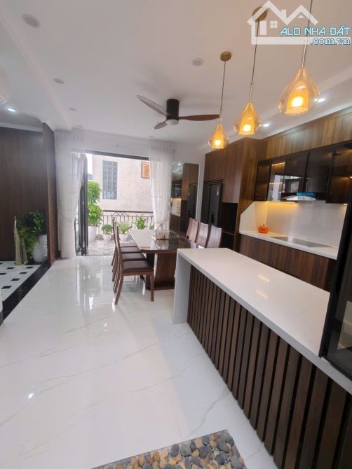Đẳng cấp sang trọng, ngõ 409 Kim Mã, oto 20m, full nội thất thang máy, 46m2. Giá 15.5 tỷ - 22