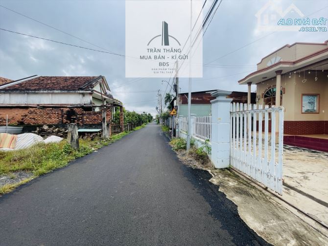 Bán Đất Tặng Căn Nhà Mới Xây - KDC - Nhà Đẹp - 3