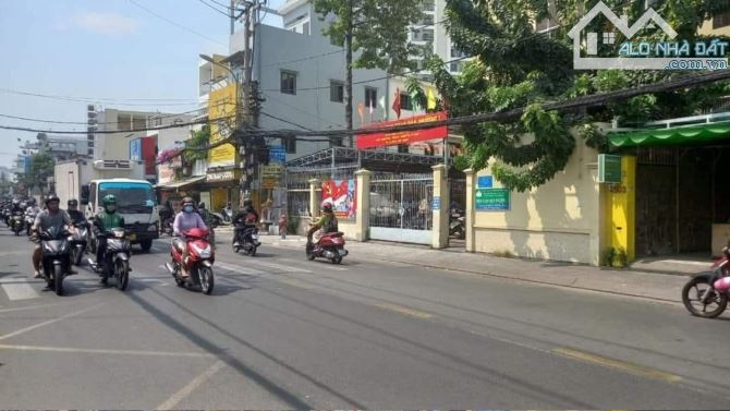 NGAY TRUNG TÂM BÌNH THẠNH-LÊ QUANG ĐỊNH- HẺM 3M–DT46M2 - 2 TẦNG - CHỈ 5.X TỶ - 3