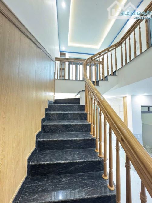 2 tỷ 450 triệu- 1 trệch 1 lầu  mới xây – Trung tâm gần chợ Long Điền-4 phòng ngủ - 3
