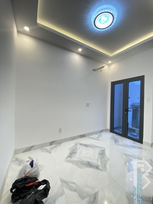 Nhà nở hậu tài lộc, dt 4,9x8,5m 4tầng 4pn sân thượng giá 5.95tỷ tl. - 3