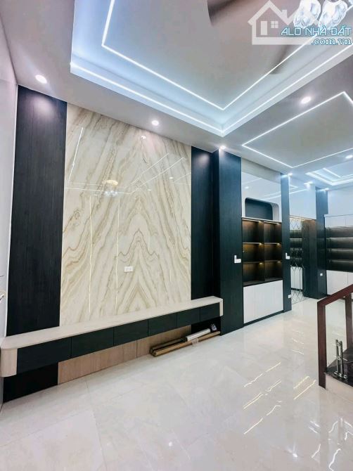 NHÀ ĐẸP TRUNG TÂM BA ĐÌNH 5PN KHÉP KÍN, DT 50M, 5T, MT ~5M: Ở, CHO THUÊ, GẦN PHỐ- CHỈ 10T - 3