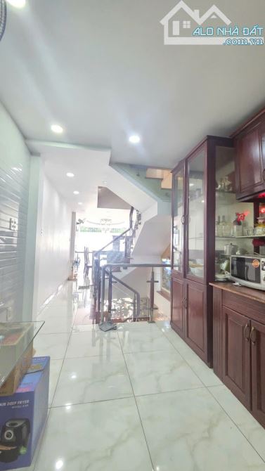 cần bán nhà quận 5 lê hông phong , cách mặt tiền 15m , - 3