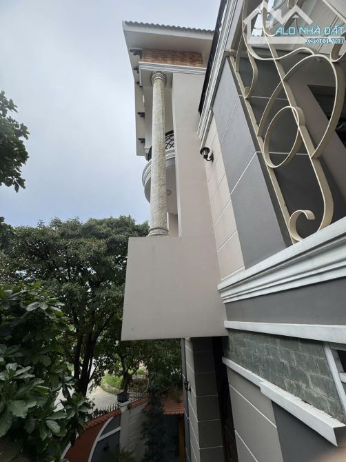 BIỆT THỰ KHU DÂN CƯ PHÚ NHUẬN Q12 - 4 TẦNG 240M2 - 18.65 TỶ. - 3