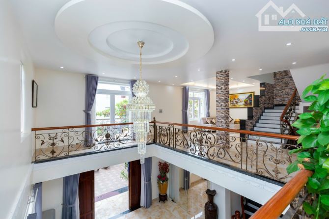 BÁN BIỆT THỰ ĐẸP 3 TẦNG CÓ HỒ BƠI 299M2- KHU VIP  BIỆT THỰ, P.VŨNG TÀU - TPHCM GIÁ  26 TỶ - 3