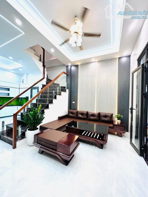 VĨNH PHÚC – 45M² – 5 TẦNG – NGÕ THÔNG – GẦN PHỐ – THOÁNG TRƯỚC SAU – 10.6 TỶ - 3