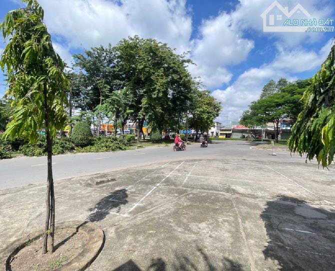 Bán lô ĐẤT 68m2_4x17m_3ty300_đất đối diện bờ kênh thoáng mát 4m XE HƠI chạy ù ù_VƯỜN LÀI - 3