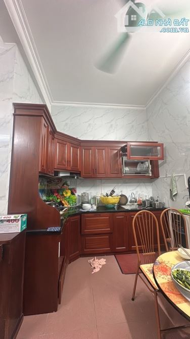 Bán nhà dân xây độc lập phố Sài Đồng, Long Biên 46m2 mặt tiền khủng, 3 tầng, giá chỉ 6,7đ - 3