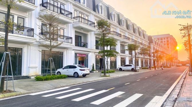 NHÀ 04 TẦNG, SỔ ĐỎ TRAO TAY - MẶT TIỀN ĐƯỜNG VÕ NGUYÊN GIÁP - 3