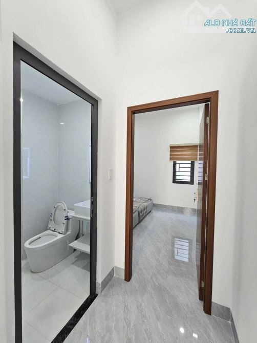 NHÀ 3 TẤM MỚI XÂY KIẾN TRÚC CHÂU, 4PN, 4WC, SỔ SÃN HOÀN CÔNG ĐẦY ĐỦ. - 3