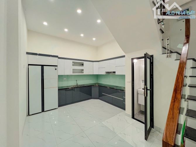 ANH HOÀNG NHỜ GẤP NHÀ PHỐ LÊ TRỌNG TẤN, LÔ GÓC, 2 MẶT NGÕ, OTO 5 TẠ ĐỖ CỬA, 30M RA MẶT PHỐ - 2