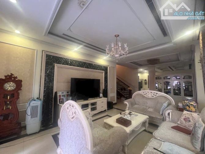 🏡🏡 BIỆT THỰ SIÊU VIP - VIỆT HƯNG - LONG BIÊN   🏡. Diện tích 190m x 4 tầng - Mặt tiền 9m - 3
