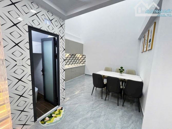 Bán Nhà 4m Khu Sầm Uất Dương Quảng Hàm, GV 5.9tỷ - 3