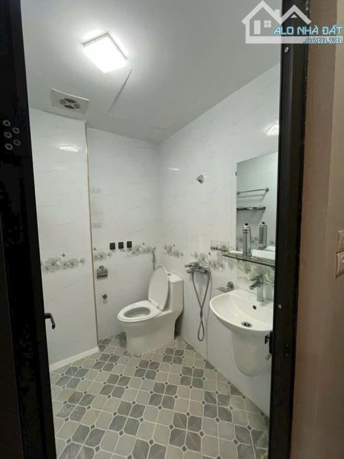 Sát phố Văn Tiến Dũng nhỉnh 6 tỷ 38m, ô tô tải đỗ cửa, view 2 thoáng,nhà mới tinh chủnhiệt - 3