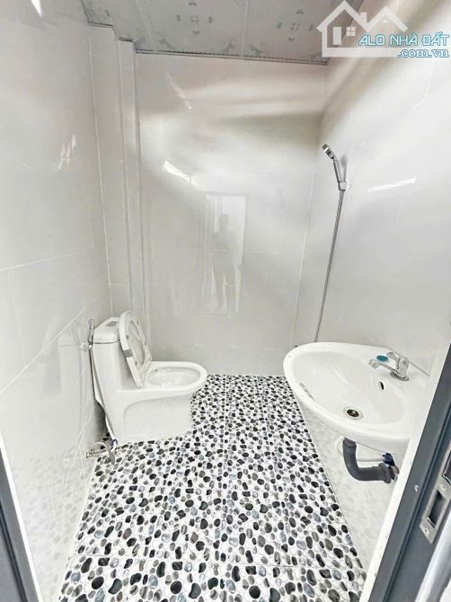 Bán nhà 2 Tầng P.Biên Hòa,SHR đường 2 xe hơi thông,CĂN GÓC,giá rẻ - 3