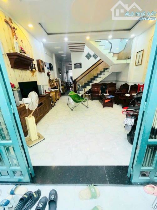 NHÀ ĐẸP HXH TRUNG MỸ TÂY 6-NGANG 5,2M-SÁT NGUYỄN ẢNH THỦ-TRUNG CHÁNH,HÓC MÔN-CHỈ 4.7 TỶ - 3
