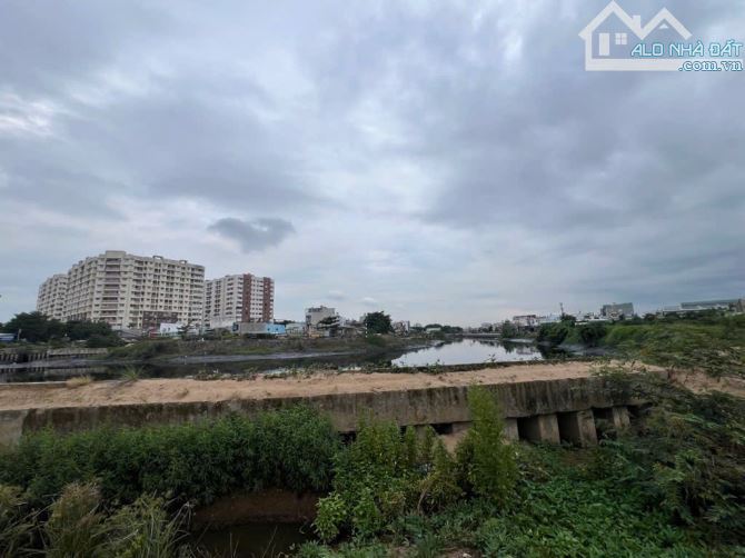 MẶT TIỀN KÊNH THAM LƯƠNG...NGANG 32M... 900M ĐẤT..RẤT NGỘP - 3