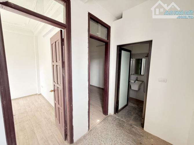 Bán Nhà Trung Tâm Cầu Giấy , 5 Tầng , Mặt Tiền 5,6m , 8,4 Tỷ - 3