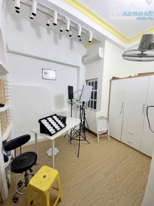 VƯỜN LÀI - TÂN PHÚ - HẺM NHỰA 8M - 4 TẦNG KHU DÂN TRÍ CAO - Dt (4x15) - Giá chỉ 7.85 Tỷ tl - 3