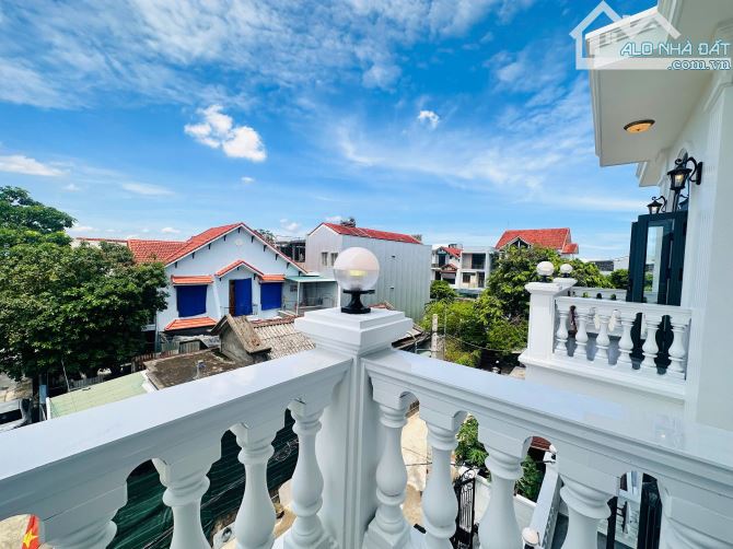 NHÀ ĐẸP PHẠM VĂN ĐỒNG - 3 TẦNG FULL NỘI THẤT GIÁ CHỈ 3.6X TỶ - 3