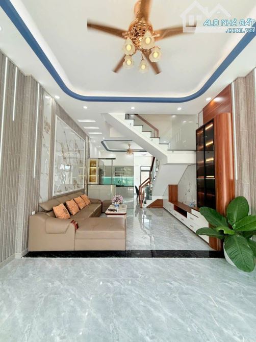Nhà phố thương gia – Sống sang trọng, hưởng trọn tiện ích bậc nhất tại bình dương - 3